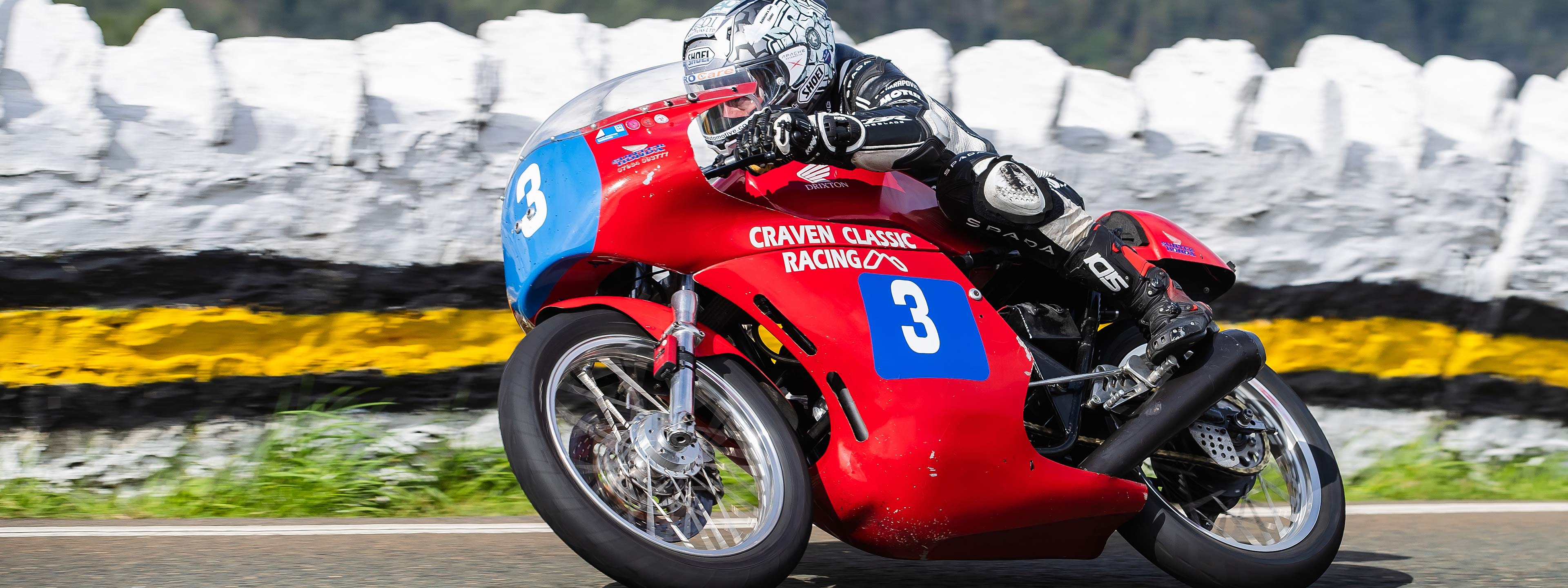 CRAVEN CLASSIC RACING FIELD HARRISON AND COWARD IN HISTORIC JUNIOR AND SENIOR RACES