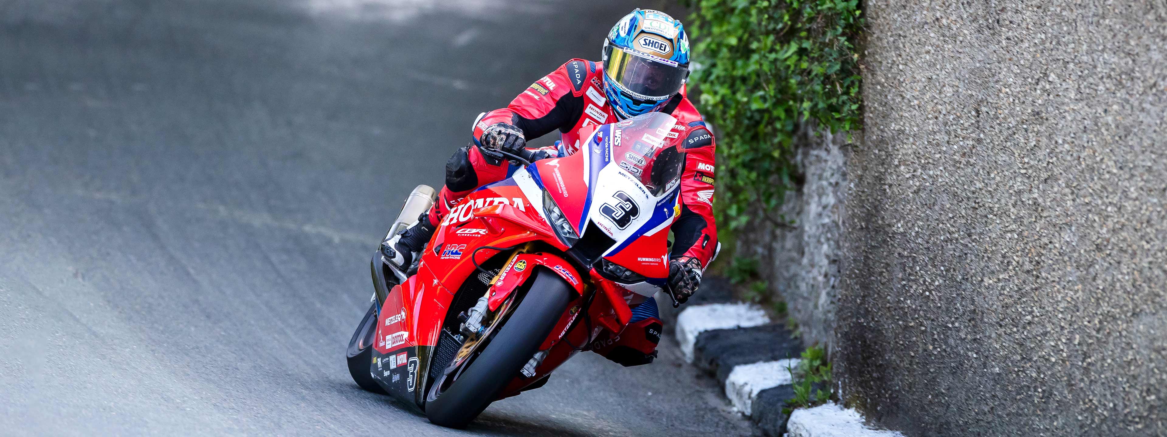 SENIOR TT RACE REPORT 